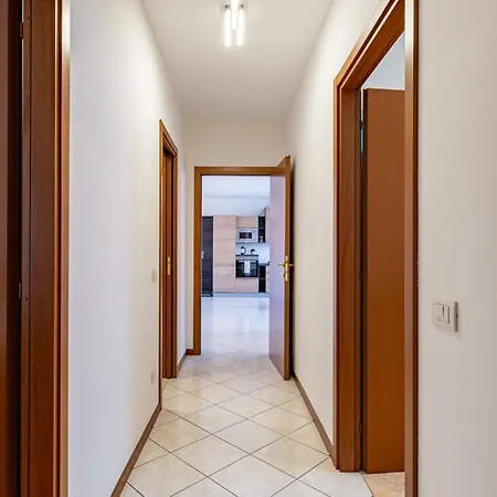 Platani By Interhome * דרביו